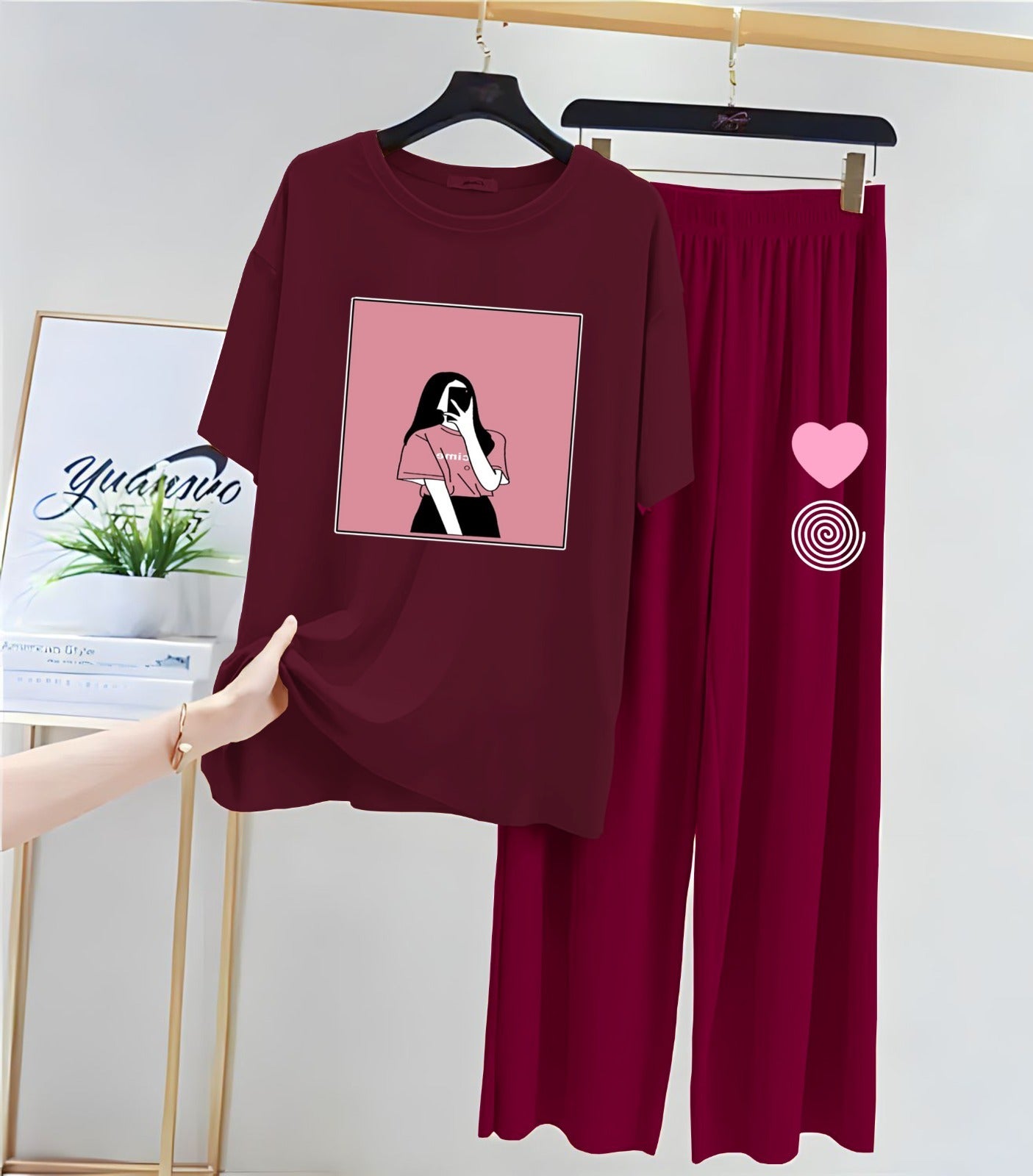 Selfie Girl Prints Night Suit With Flapper