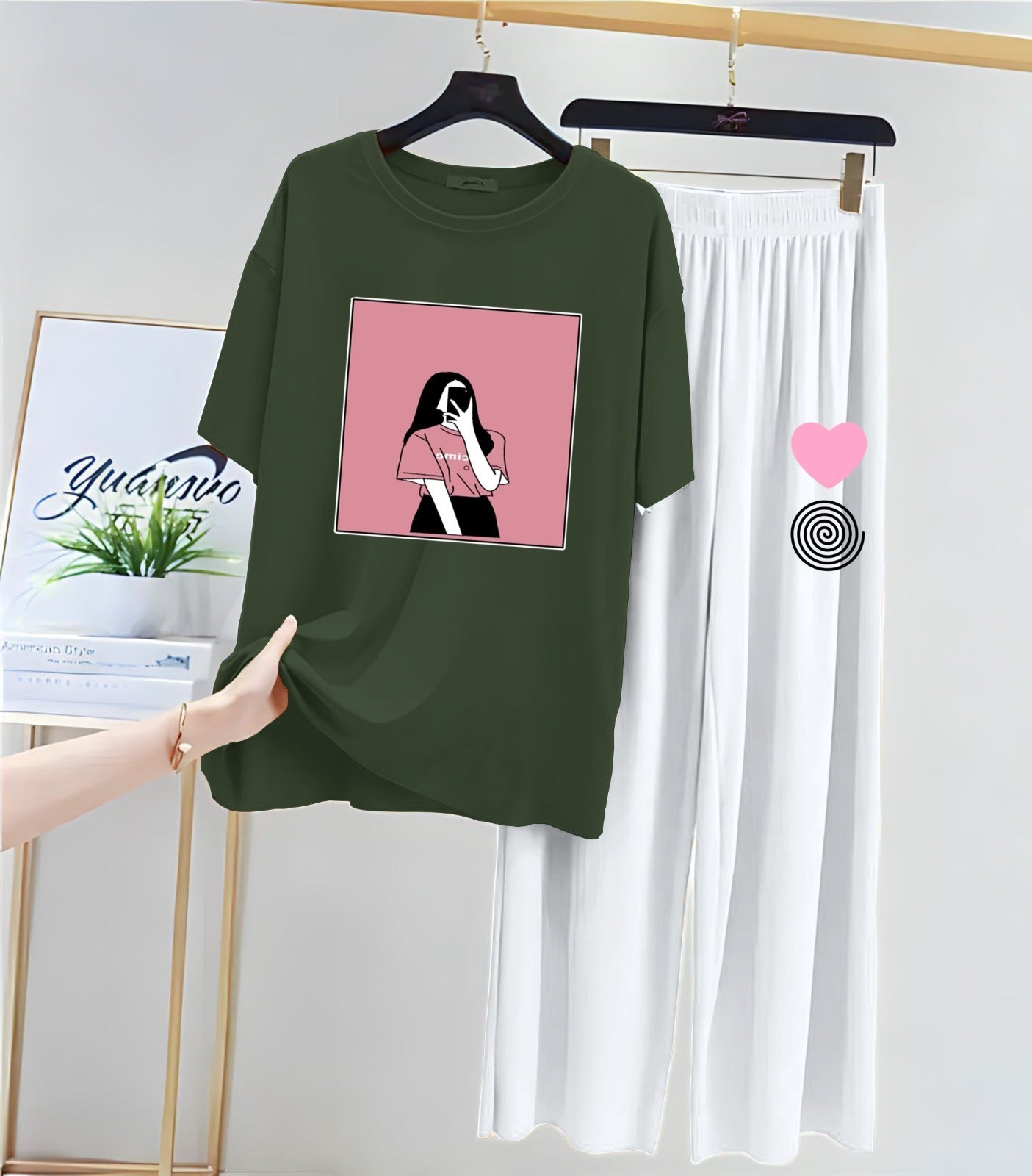 Selfie Girl Prints Night Suit With Flapper