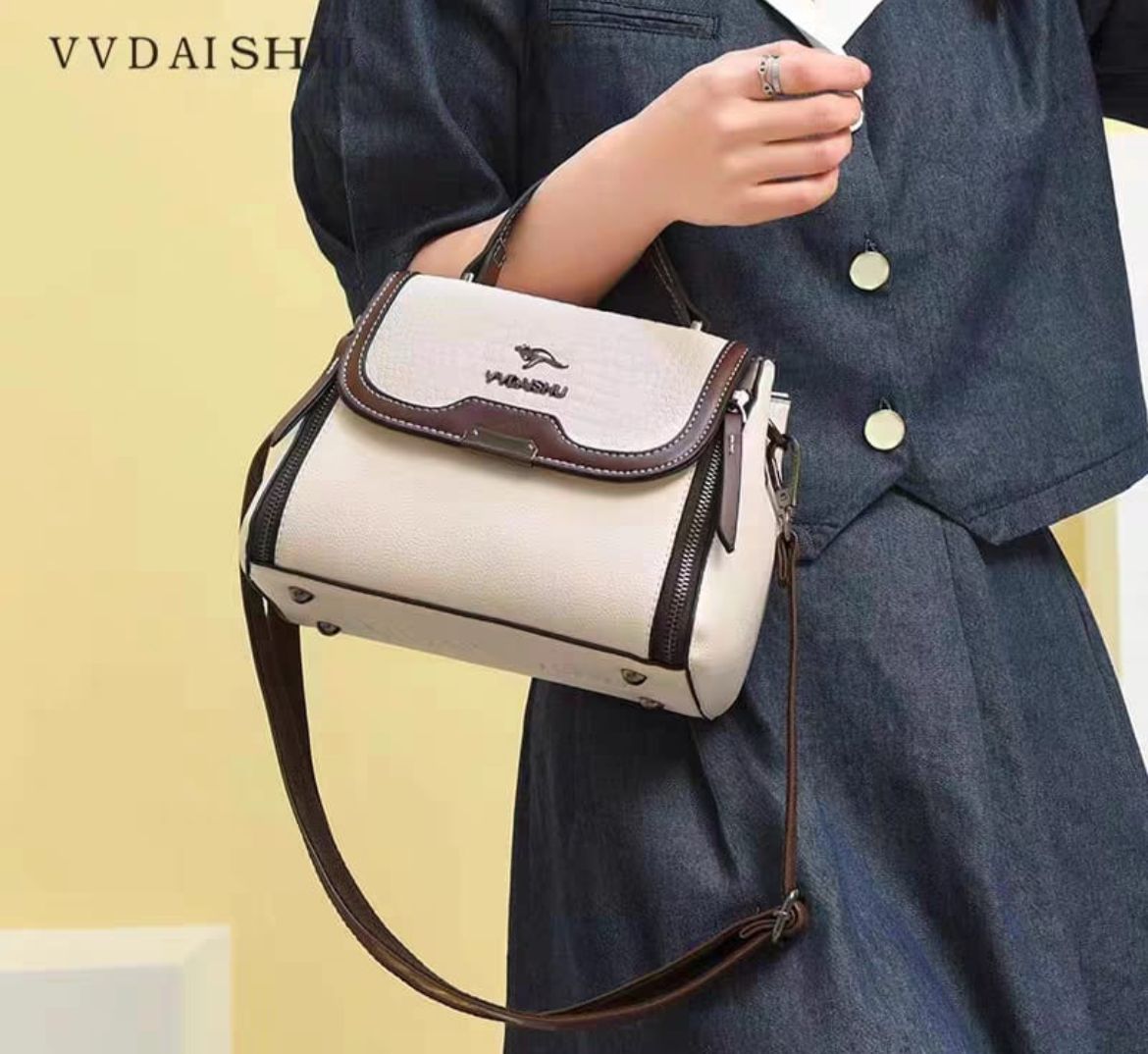 ✨ Croc Style Crossbody – Chic in Every Details