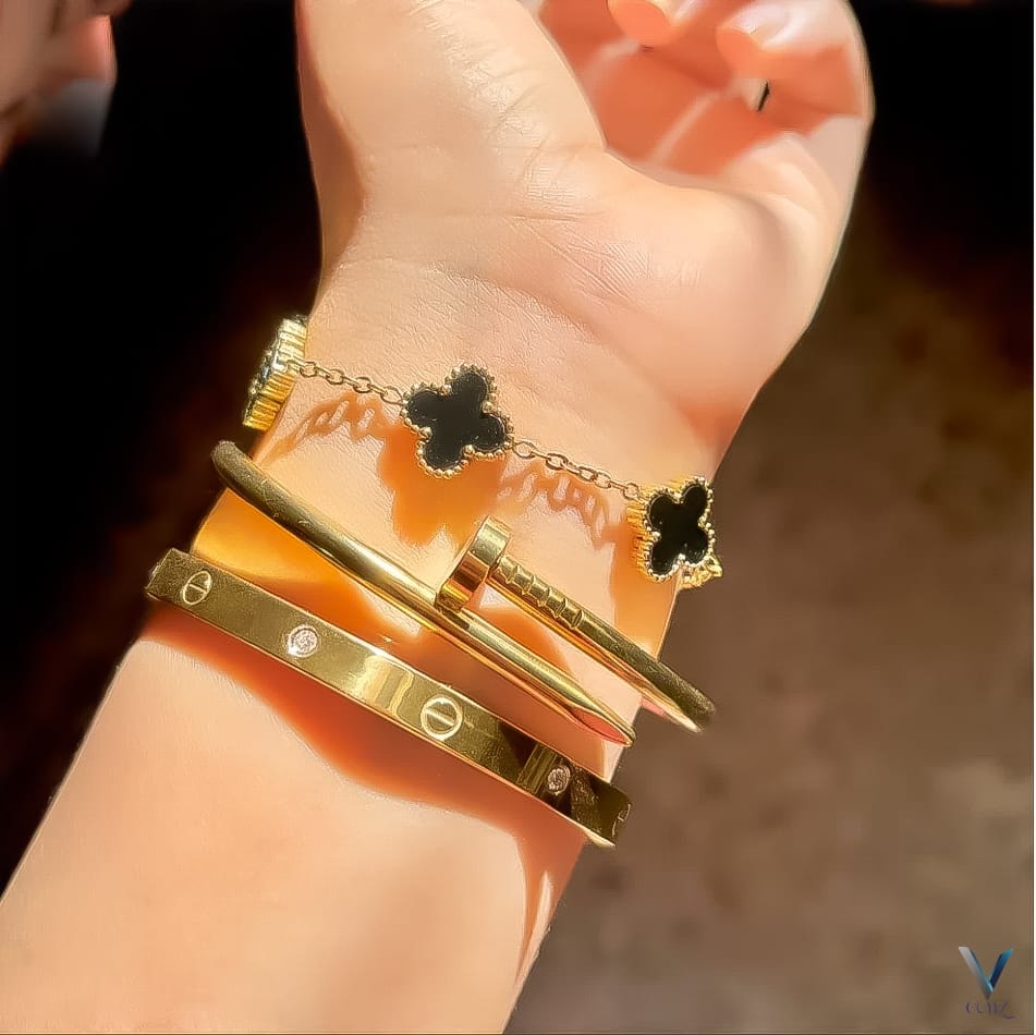 Stylish Floral Gold-Toned Bracelet