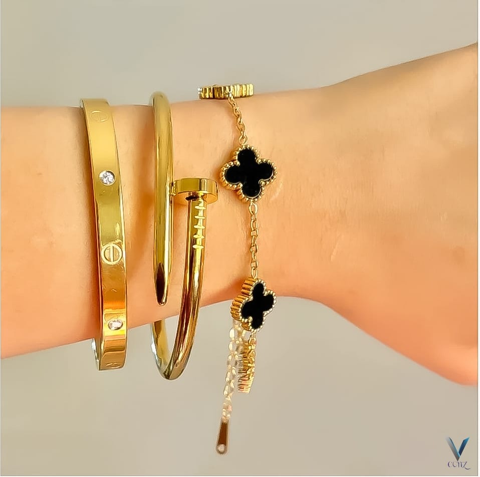 Stylish Floral Gold-Toned Bracelet