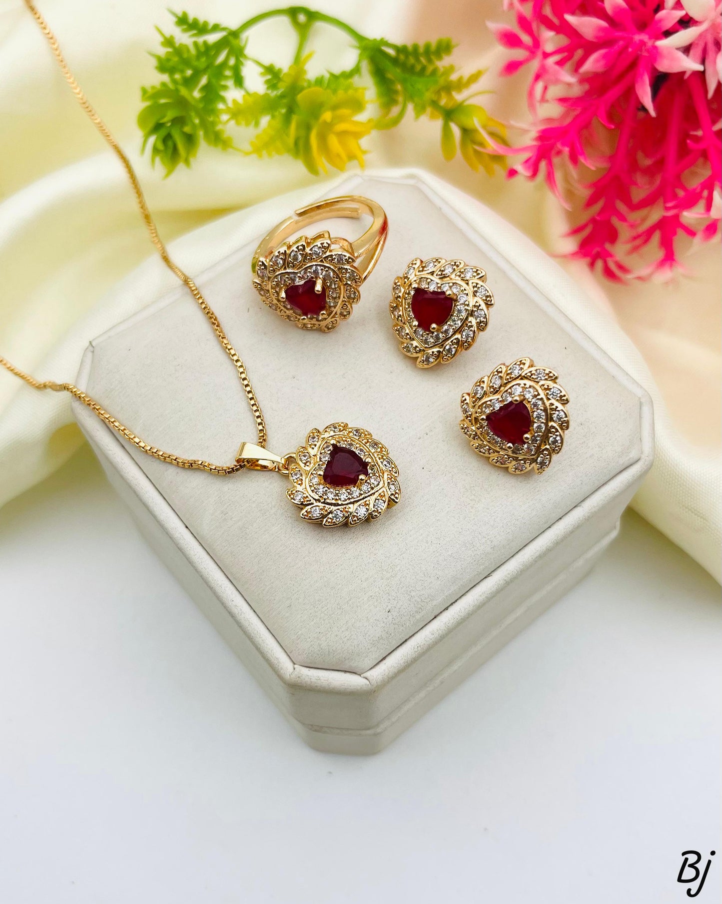 ✨ Elegant Heart-Shaped Jewelry Set