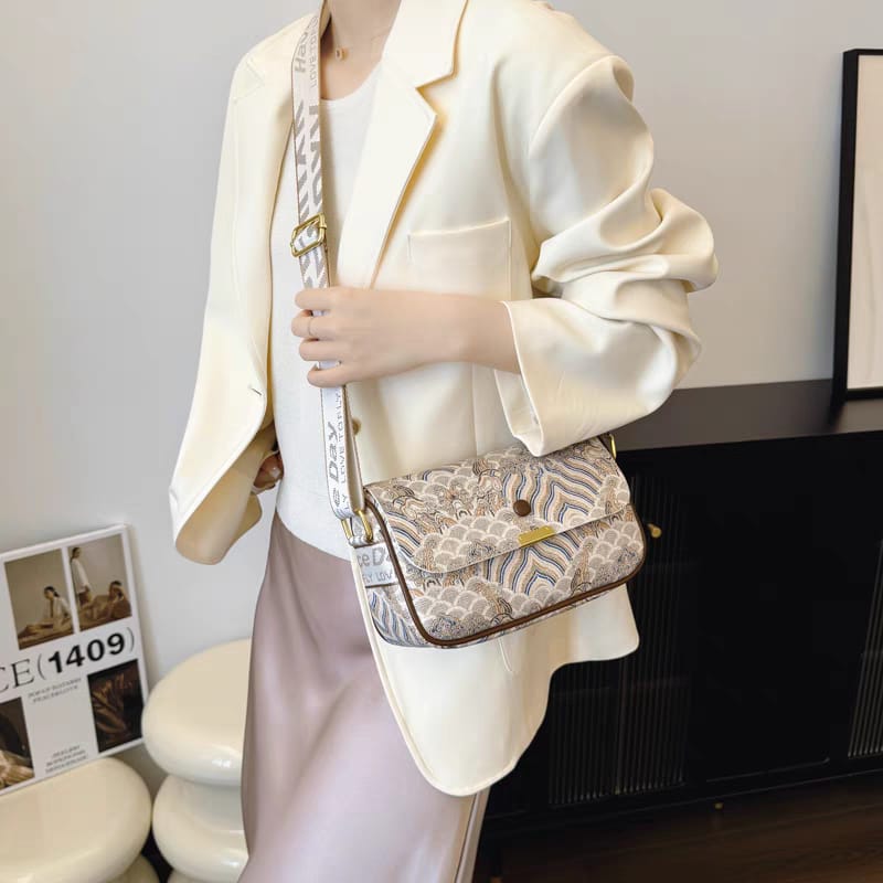 BRANDED CROSSBODY BAG For GIRLS 🎀