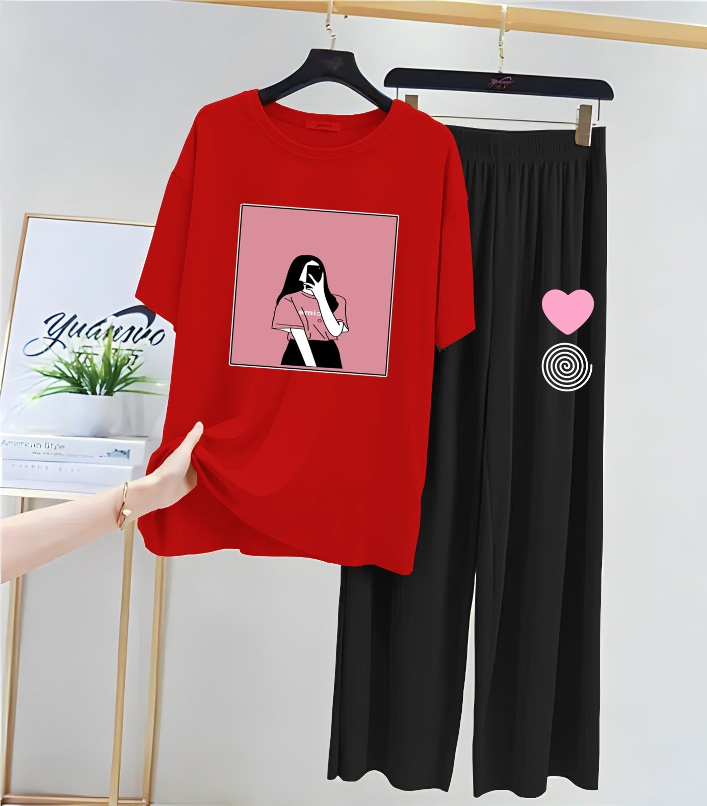 Selfie Girl Prints Night Suit With Flapper