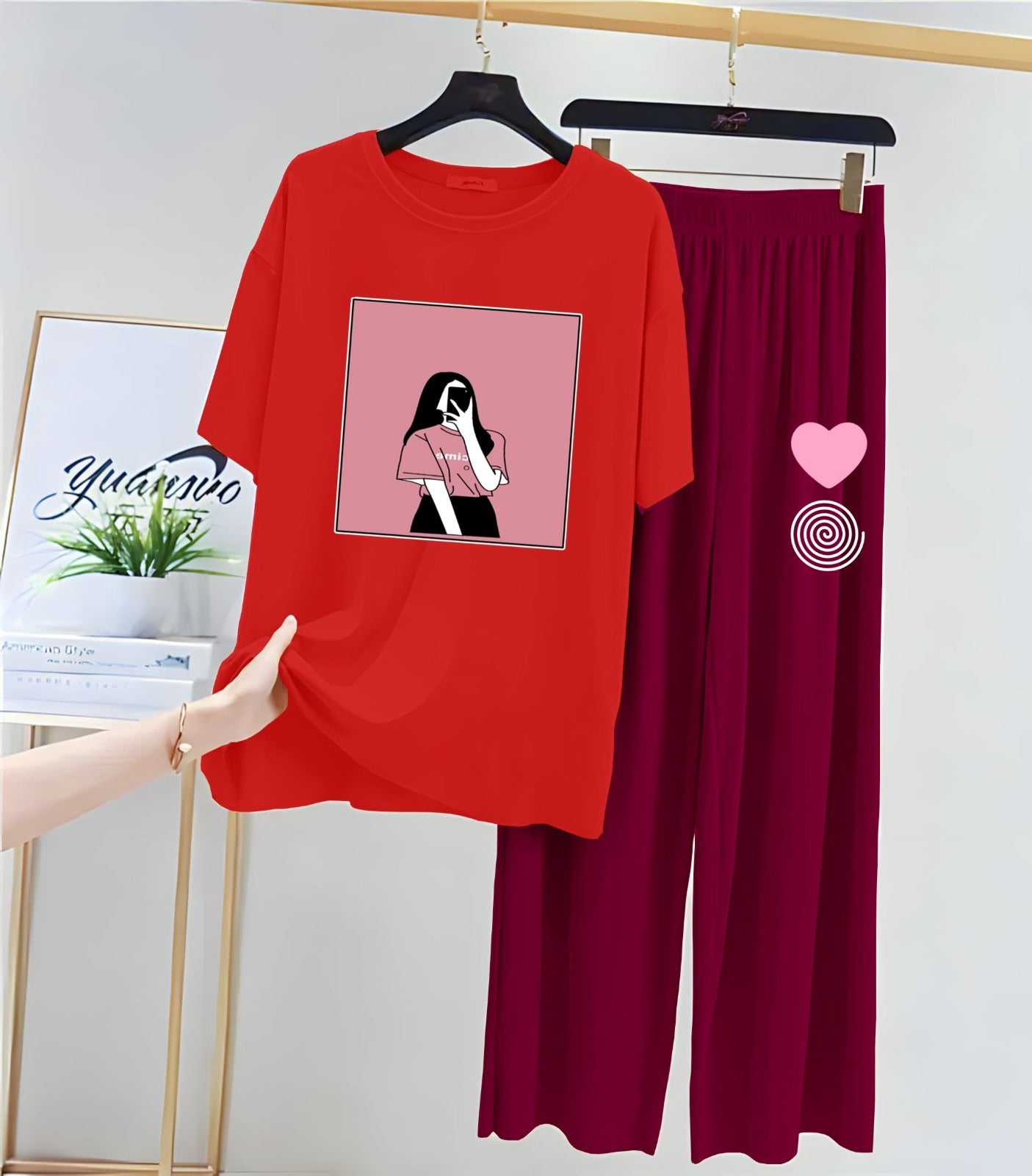 Selfie Girl Prints Night Suit With Flapper
