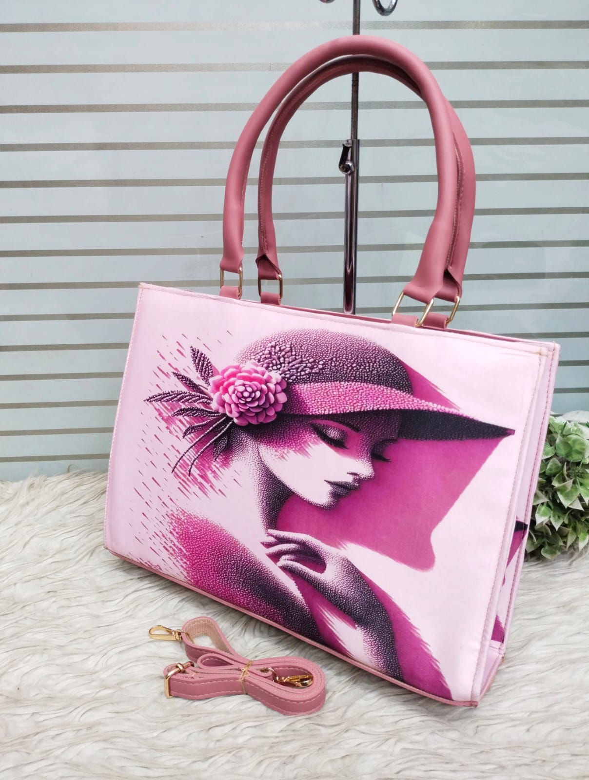 Printed Lady Picture Handbags 💖