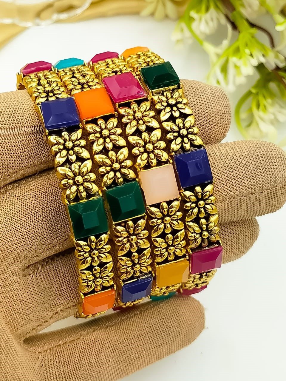 Floral Charm Bracelet with Multicolor Accents 💫