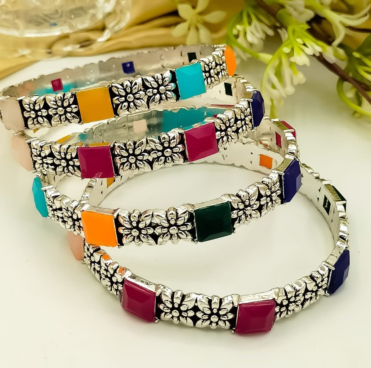 Floral Charm Bracelet with Multicolor Accents 💫