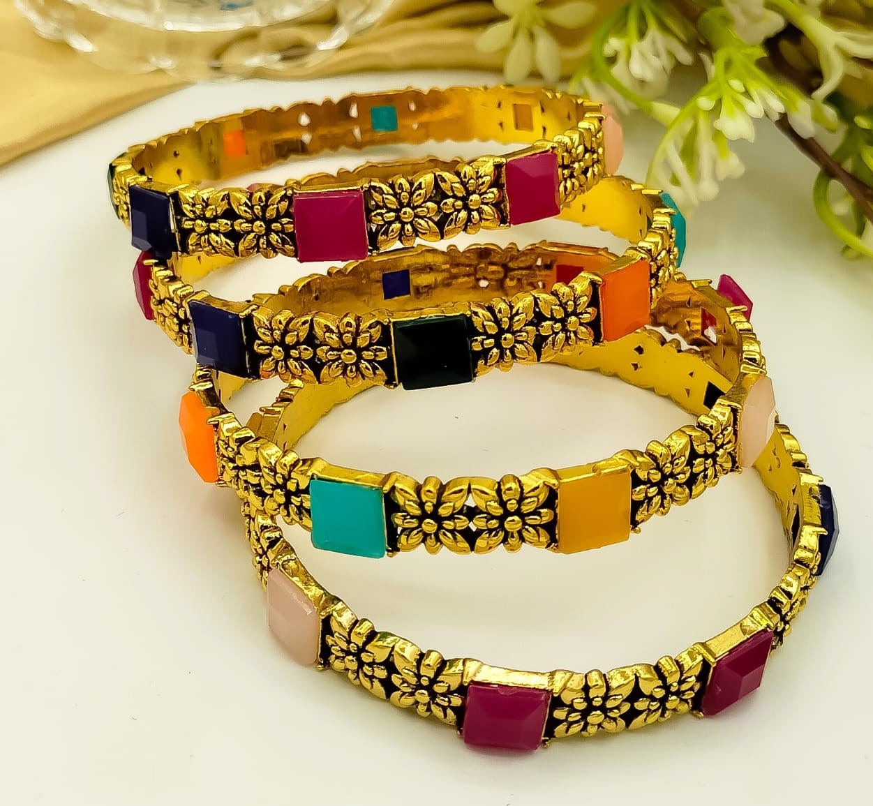 Floral Charm Bracelet with Multicolor Accents 💫