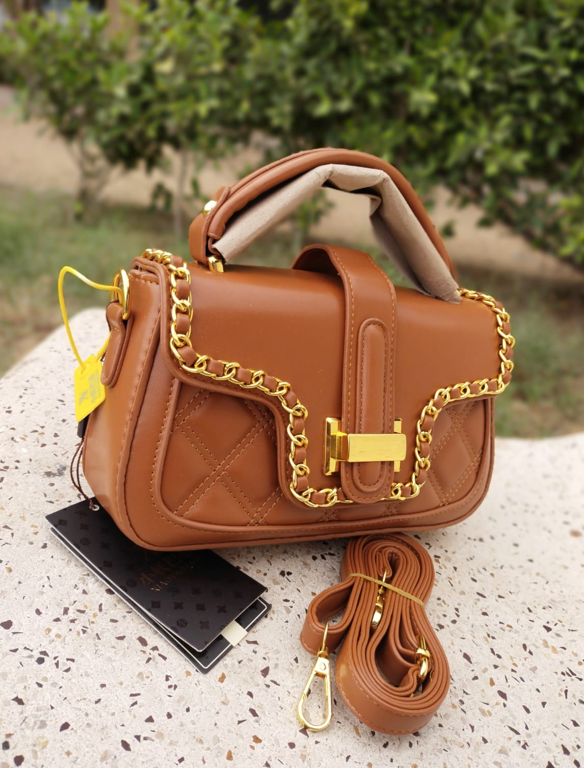 Elegant Quilted Crossbody Bag