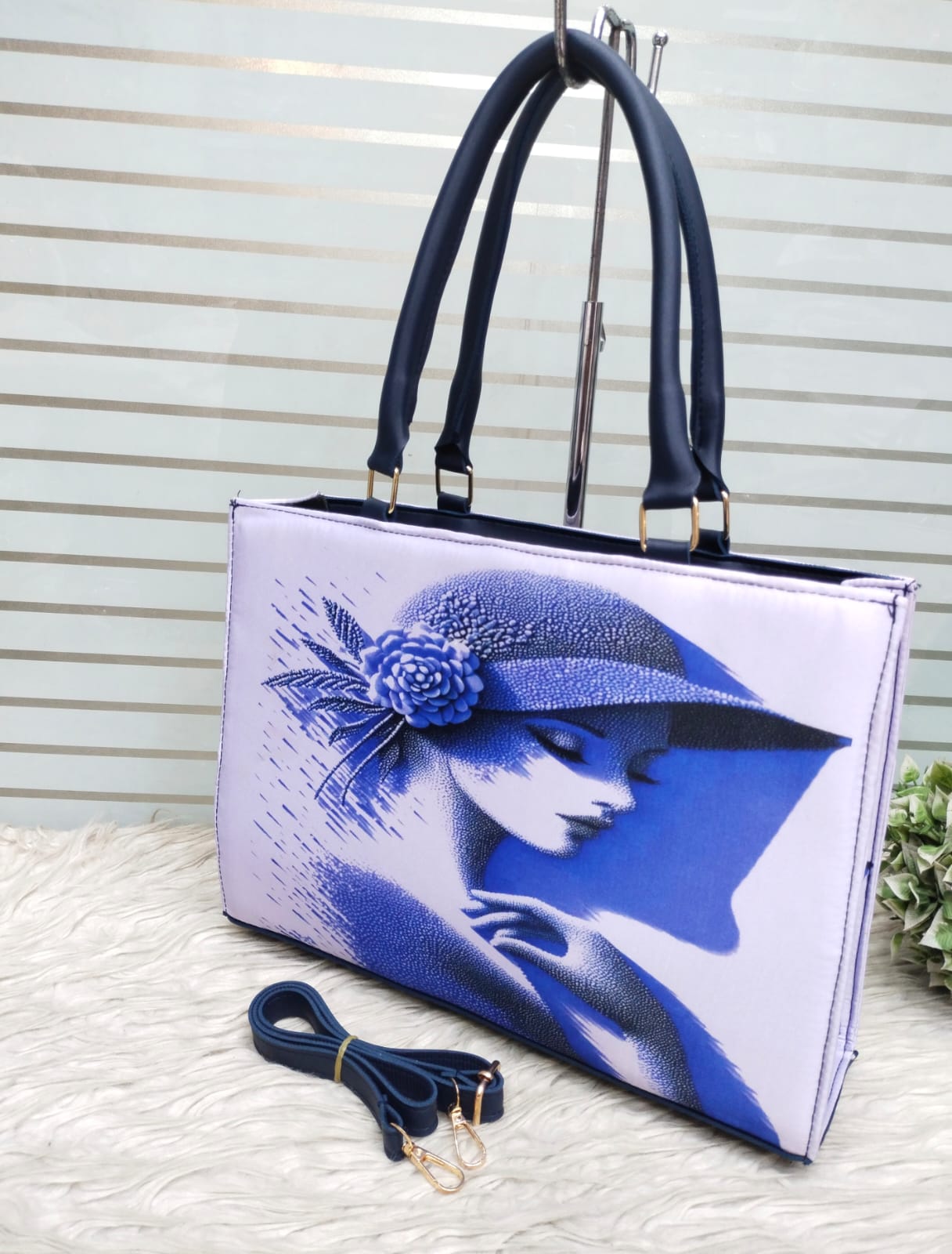 Printed Lady Picture Handbags 💖
